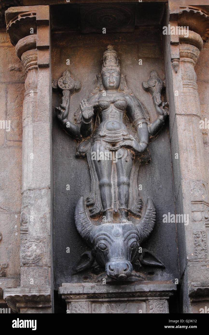 Scultura decorativa di mahishasura mardini visto all'Tanjavur Tempio Brihadeshwara,TamilNadu. India Foto Stock