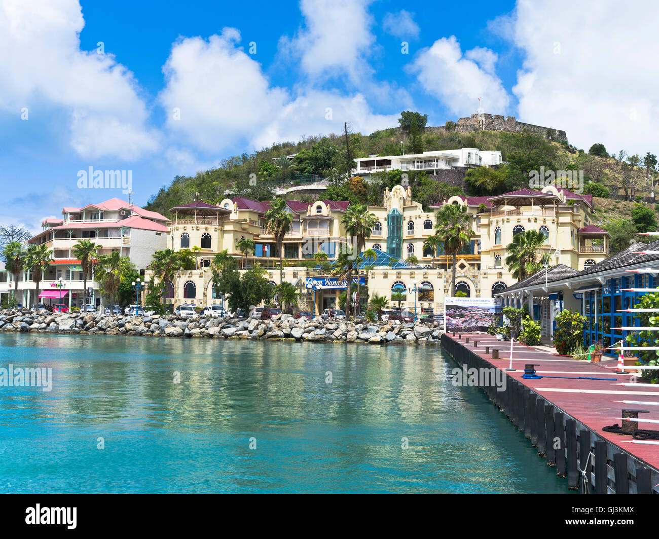 dh Marigot ST MARTIN CARIBBEAN Appartamenti di lusso molo lungomare castello francese saint martin isole sottovento Foto Stock