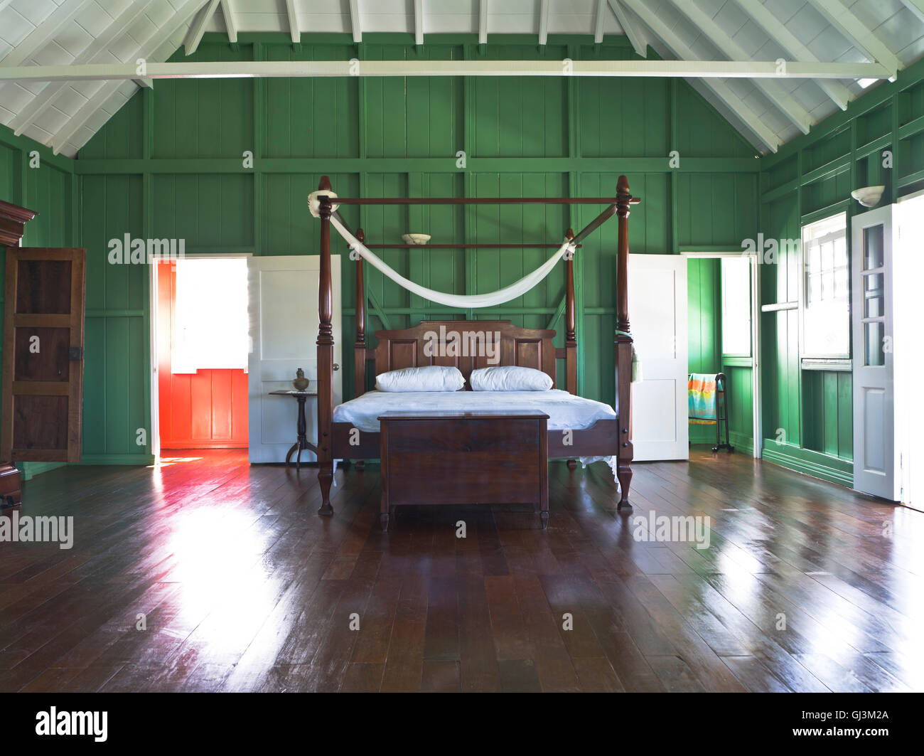 dh Fairview Great House Museum ST KITTS CARIBBEAN Old Colonial Nelsons camera da letto quattro letti a baldacchino camera interna ovest indie Foto Stock