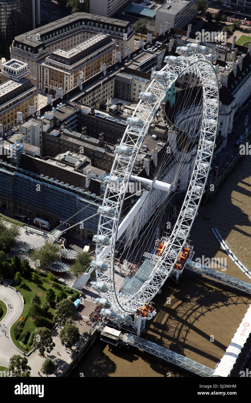 Vista aerea del London Eye o British Airways Millennium Wheel sulla riva del Tamigi, REGNO UNITO Foto Stock