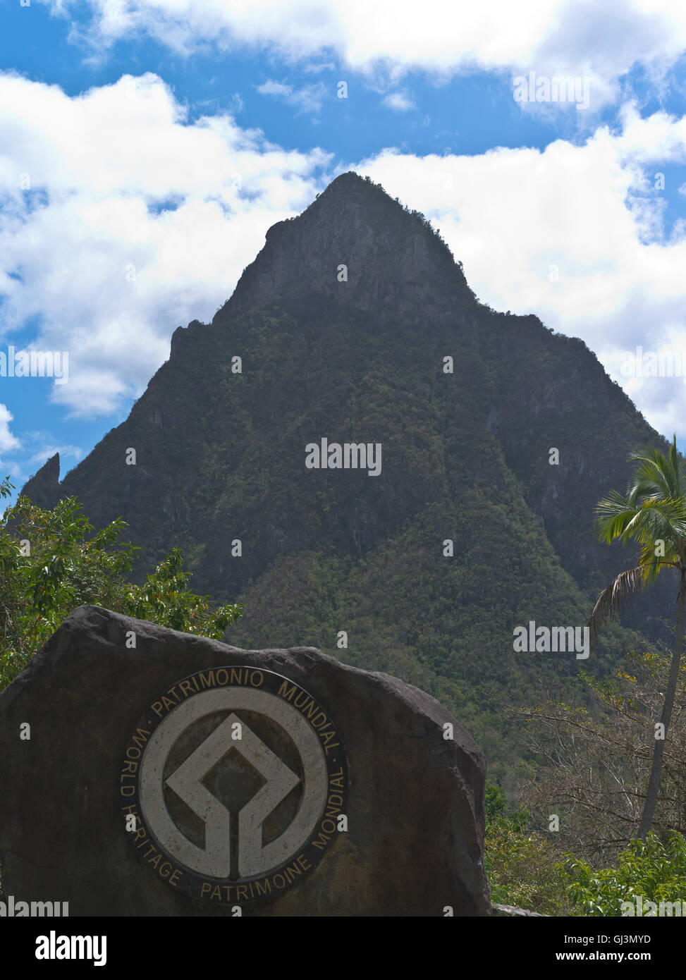 Dh Piton Peak ST LUCIA Caribbean World Heritage logo sito segno pitons Saint Lucia Foto Stock