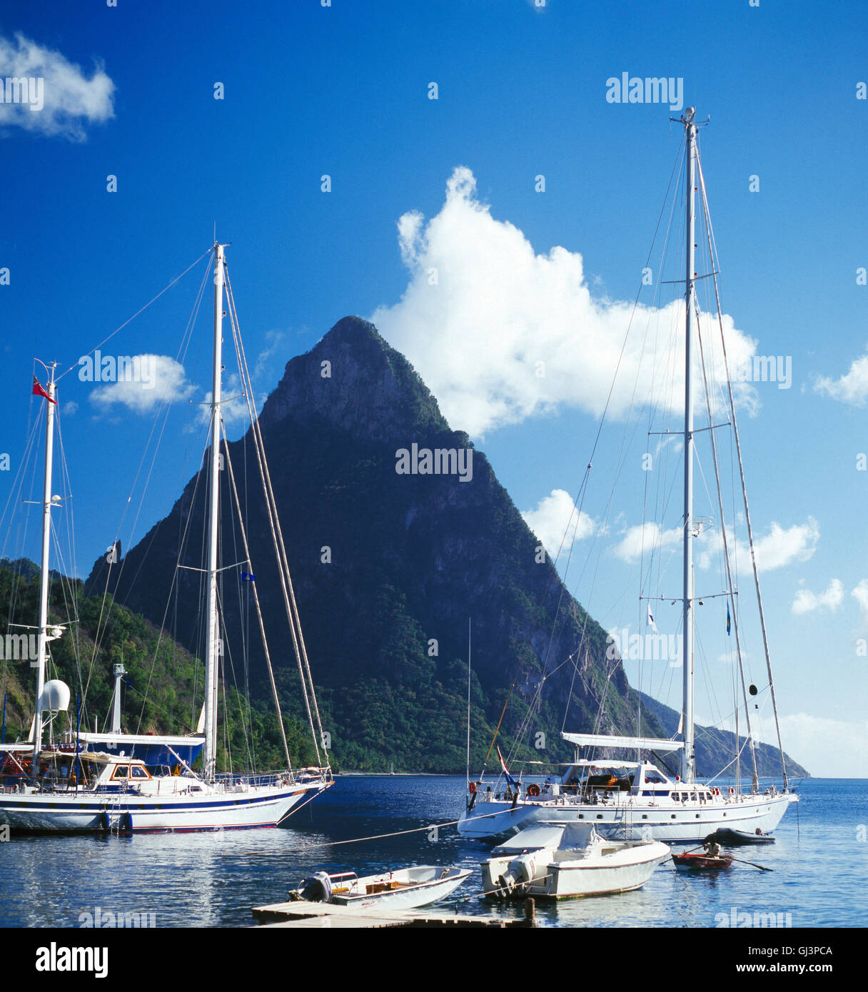 Il Grand Piton, Santa Lucia, il mare dei Caraibi, West Indies Foto Stock