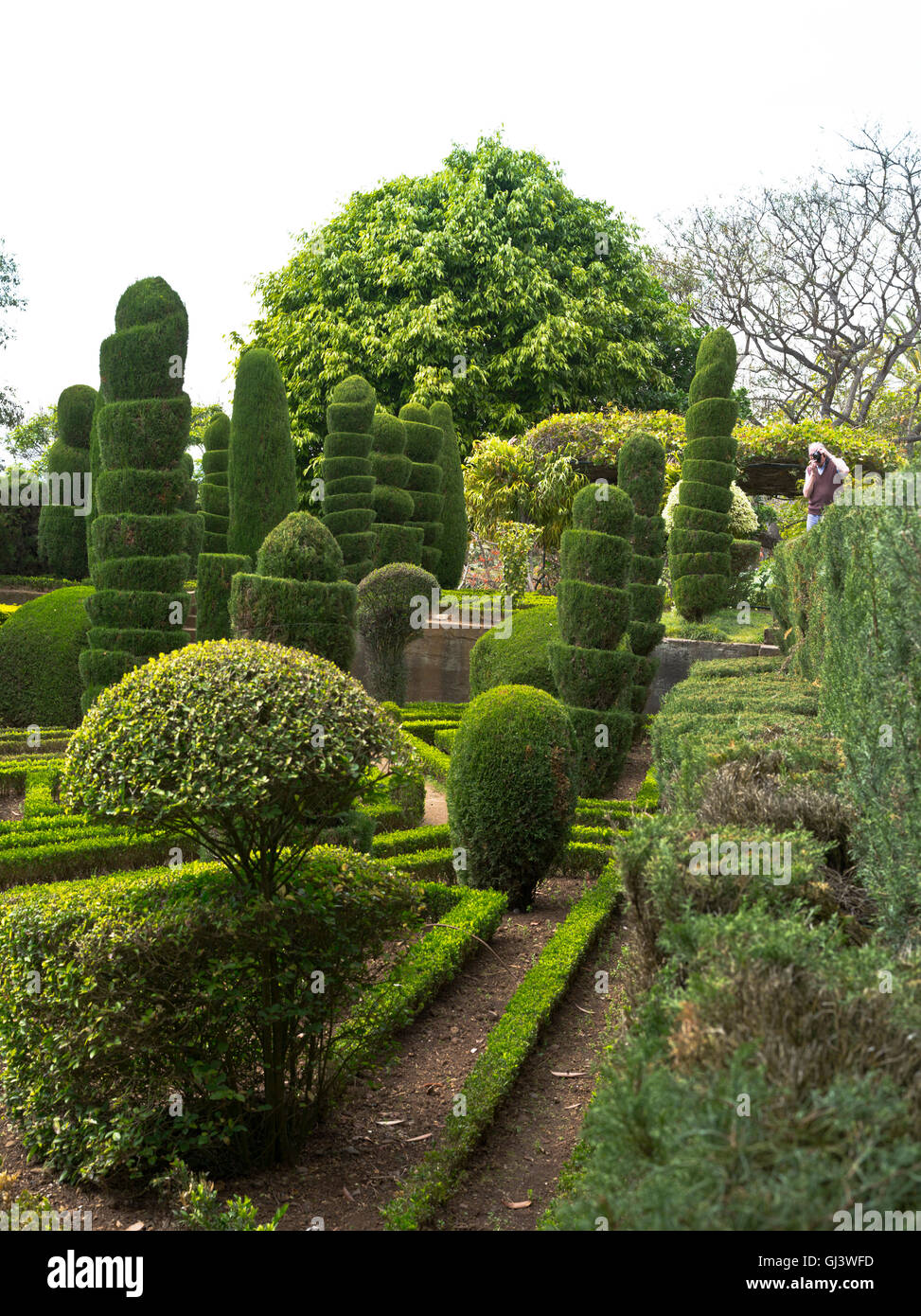 Due professionale dell'artista tavolozza album da disegno e foto di una  scena di giardino con fiori e in un parco Foto stock - Alamy