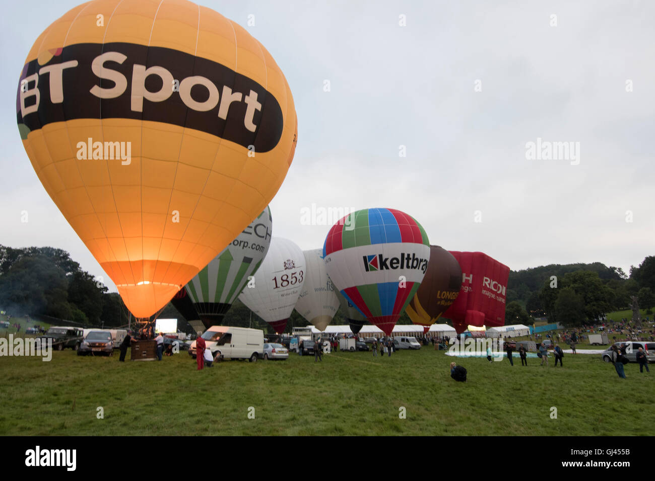 Bristol, Regno Unito. 12 Agosto, 2016. massa ascesa al Bristol Balloon Fiesta 2016 annullato Credito: beata cosgrove/Alamy Live News Foto Stock