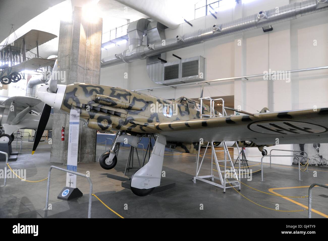 Milano (Italia), il Museo Nazionale della Scienza e della Tecnologia Leonardo Da Vinci; sezione aviazione; degli aerei da caccia della II Guerra Mondiale Macchi 205 Foto Stock