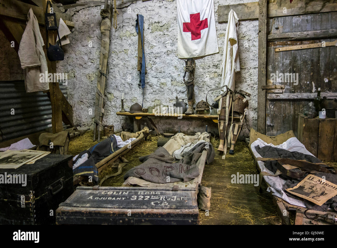 Ricreazione di una guerra mondiale una stazione di medicazione presso la Romagne '14 '18 museum a Romagne-sous-Montfaucon, Lorena, Francia Foto Stock