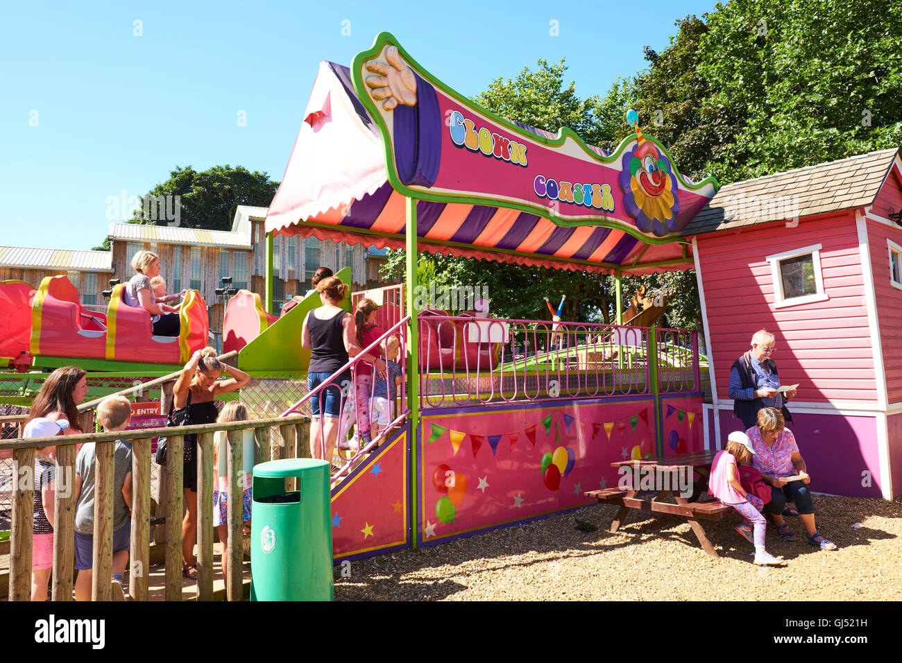 Clown Coaster al Wicksteed Park il secondo più antico Parco a Tema il Regno Unito Kettering Northamptonshire Foto Stock