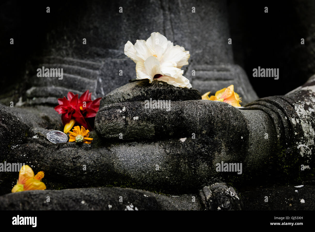 Il Lakshmi statua al castello di cristallo e Shambhala giardini, vicino alla Baia di Byron. Foto Stock