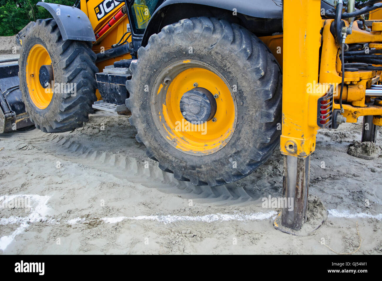 Di ZRENJANIN,SERBIA - Luglio 20: 2016. Esecuzione di lavori di costruzione di parco giochi sulla spiaggia '' Pescara '' di Zrenjanin, Vojvodina, Serbia, 20 Foto Stock