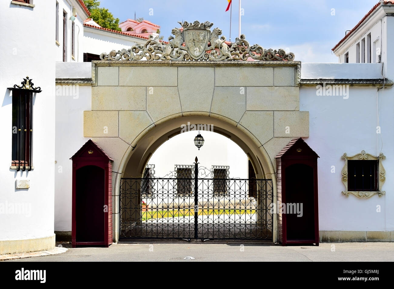 Elisabeta Palace, residenza della famiglia reale romena di Bucarest. La regina Anna di Romania muore all'età di 92 il 1 agosto 2016. Foto Stock