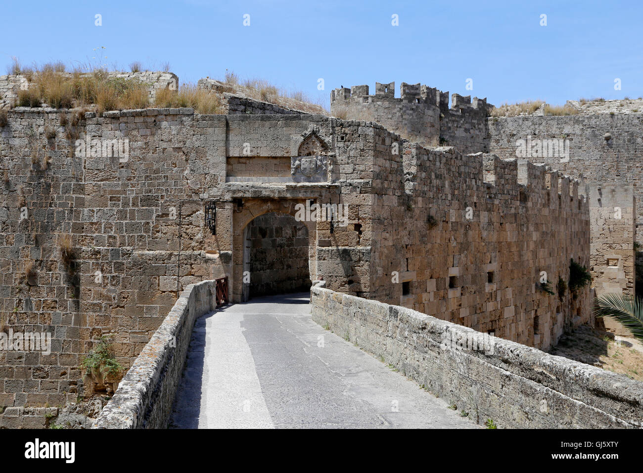 Mura medievali della città nella città di Rodi, Grecia (city gate) Foto Stock