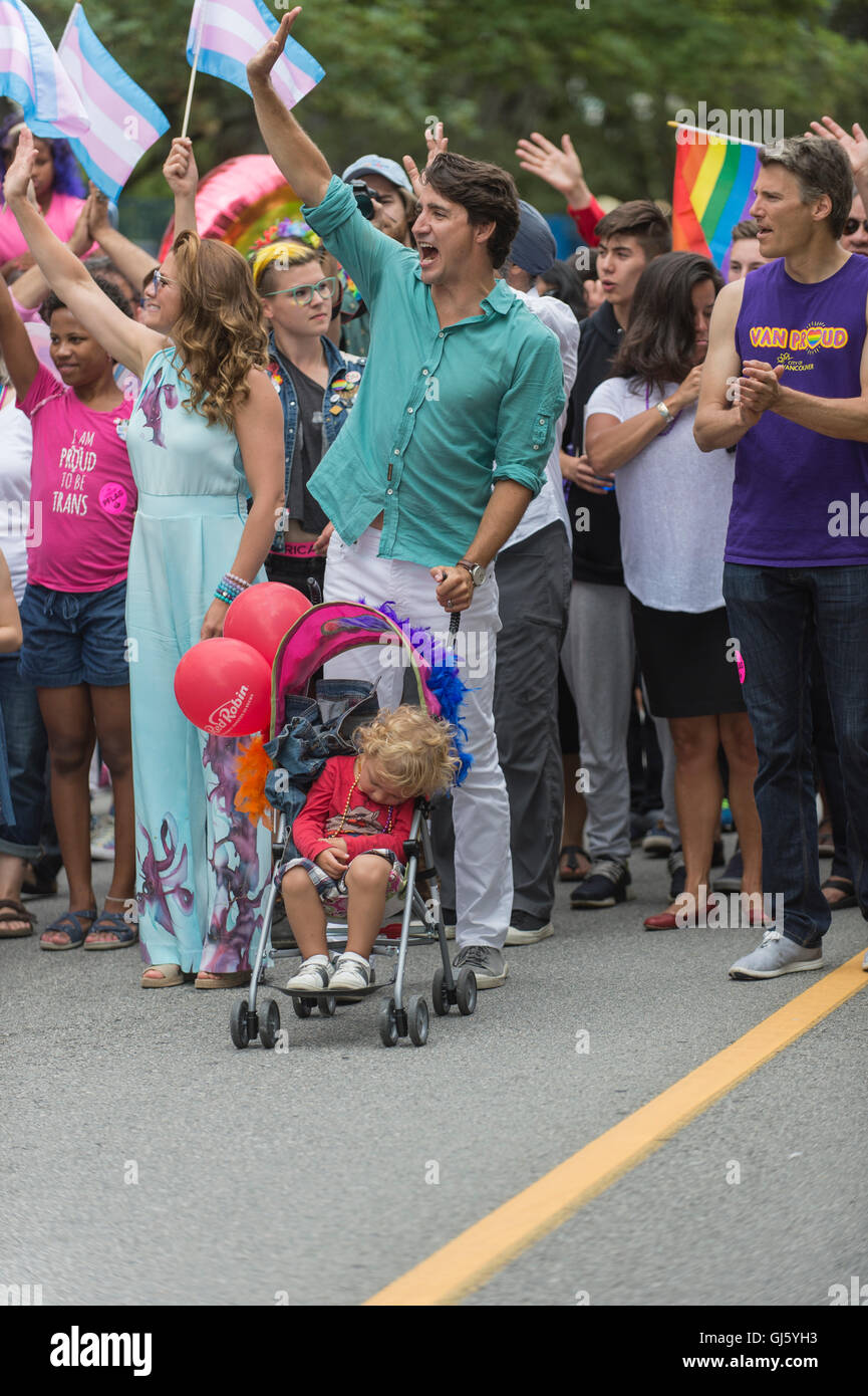 Il primo ministro canadese Justin Trudeau e moglie Sophie Grégoire Trudeau, durante il 2016 Vancouver Pride Parade. Foto Stock