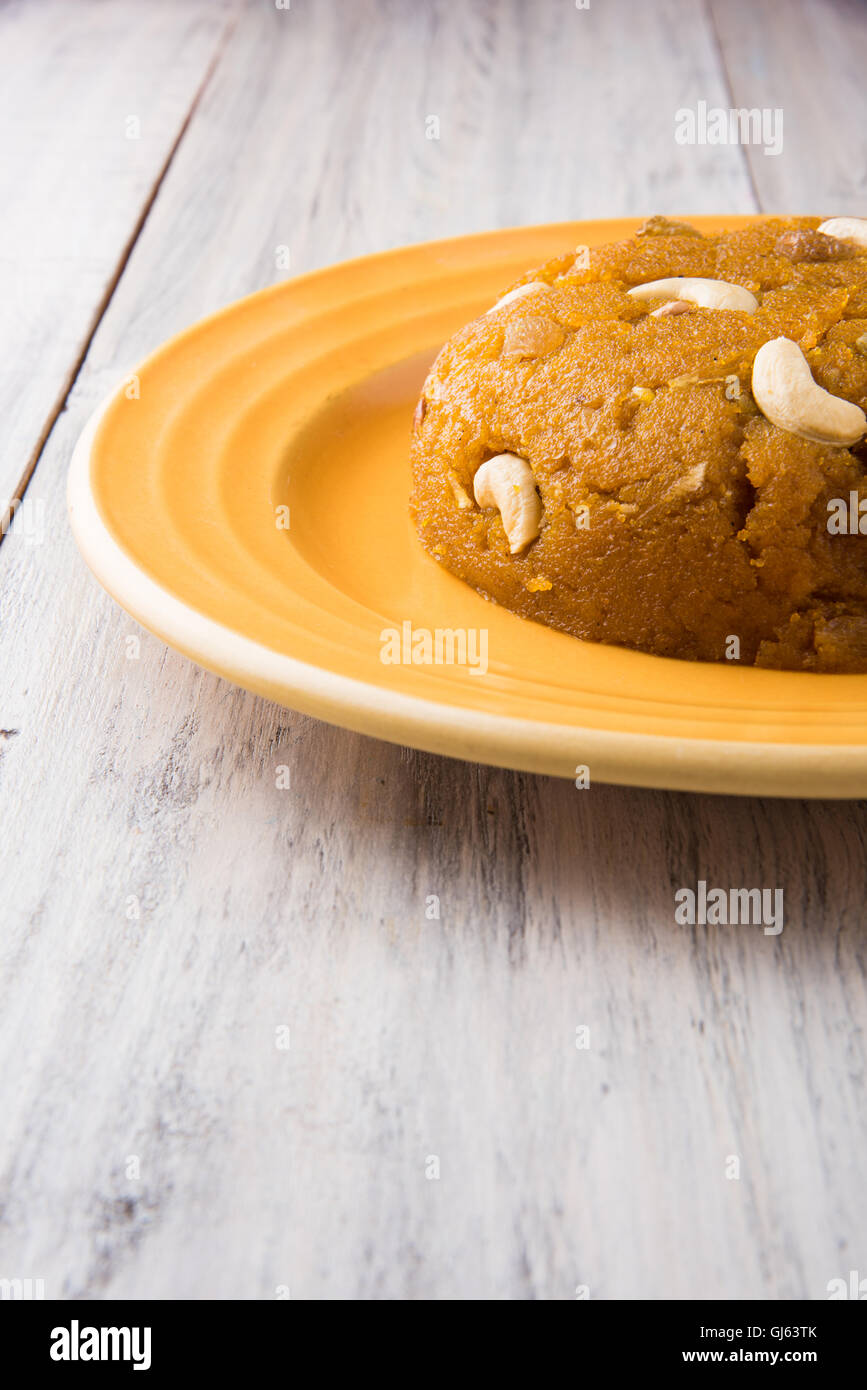 Moong Dal Halwa - un piatto dolce da India, Indan Halwa dolci fatti da Moong Dal, moong dal dolce cotto sheera in puro di ghee Foto Stock