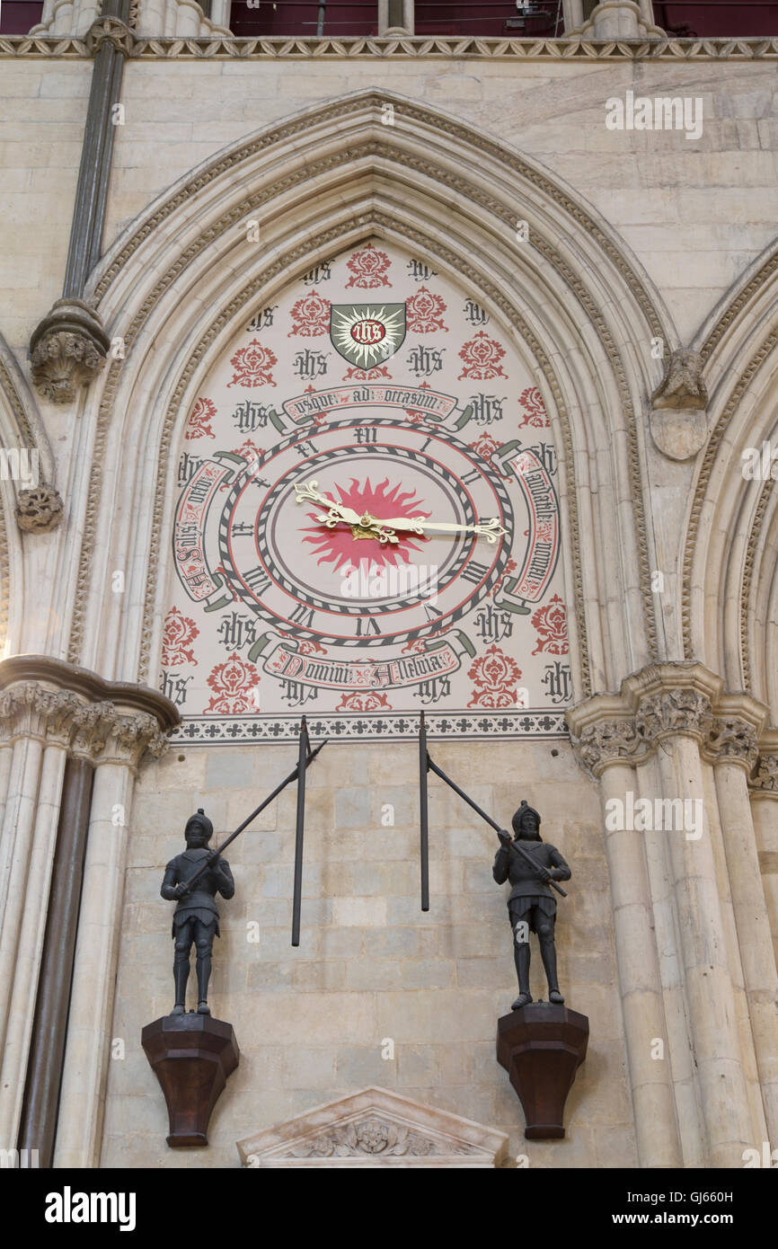 Orologio di York Minster chiesa cattedrale; Inghilterra; Regno Unito Foto Stock