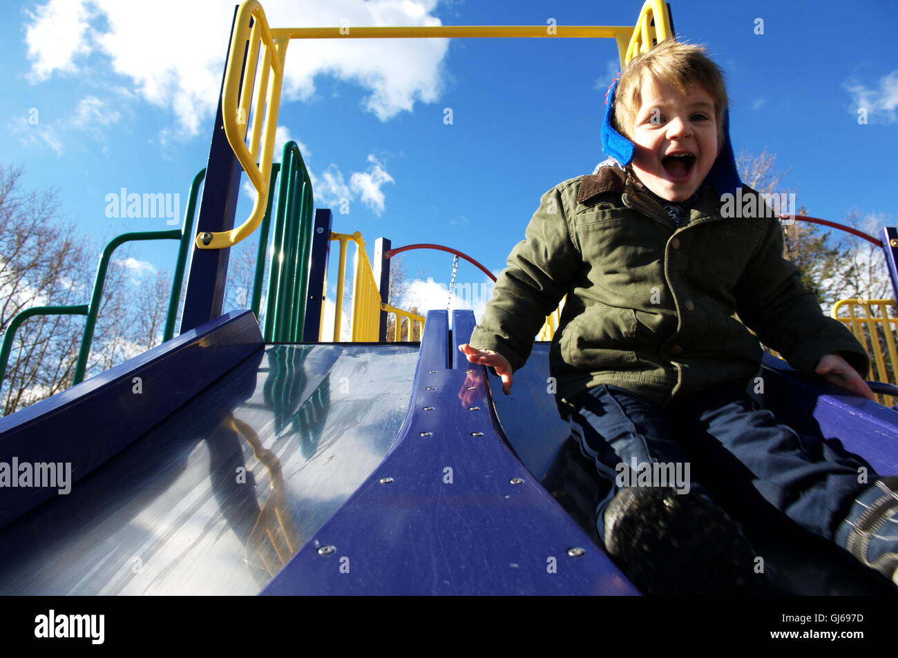 Ragazzo sulla trasparenza Foto Stock