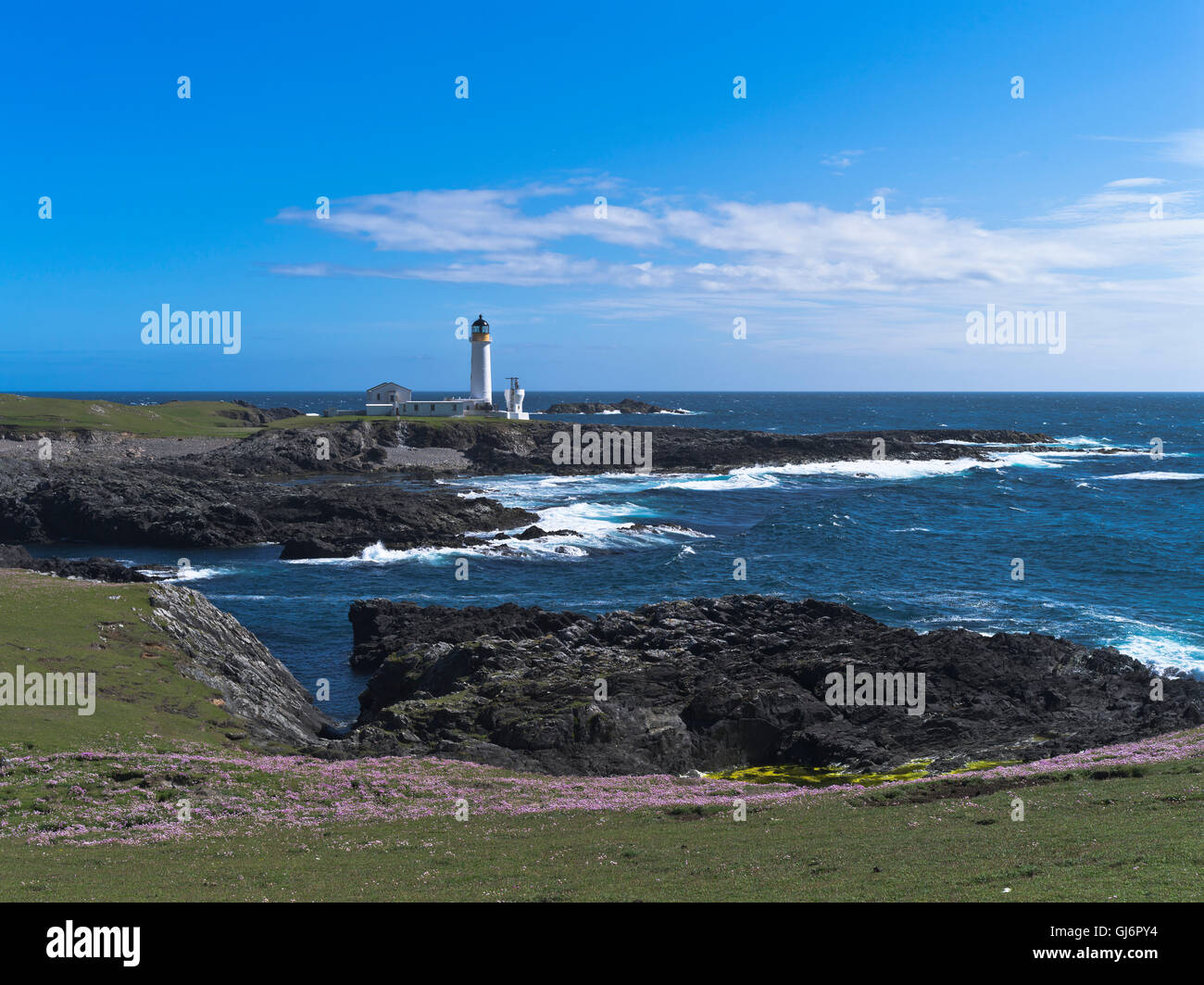 Dh Sud Lighthouse FAIR ISLE SHETLAND stoppino di Hestigeo NLB gli edifici faro costa rocciosa costa della Scozia Foto Stock