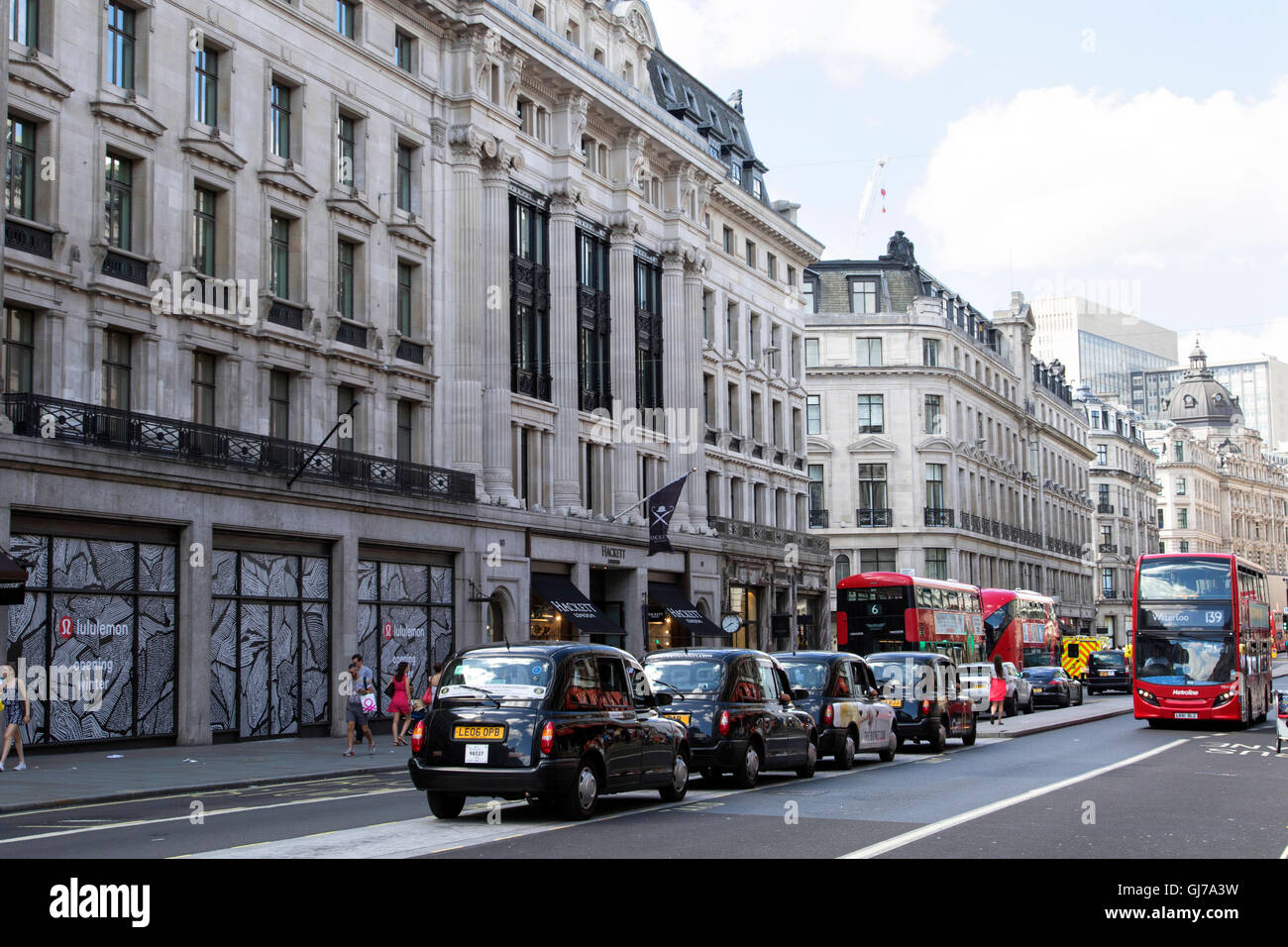 Regent Street, la principale via dello shopping nel West End di Londra Foto Stock