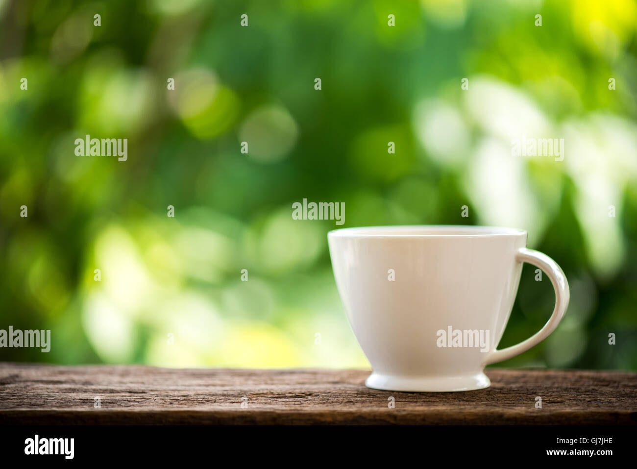 Tazza di caffè sul tavolo in legno Foto Stock