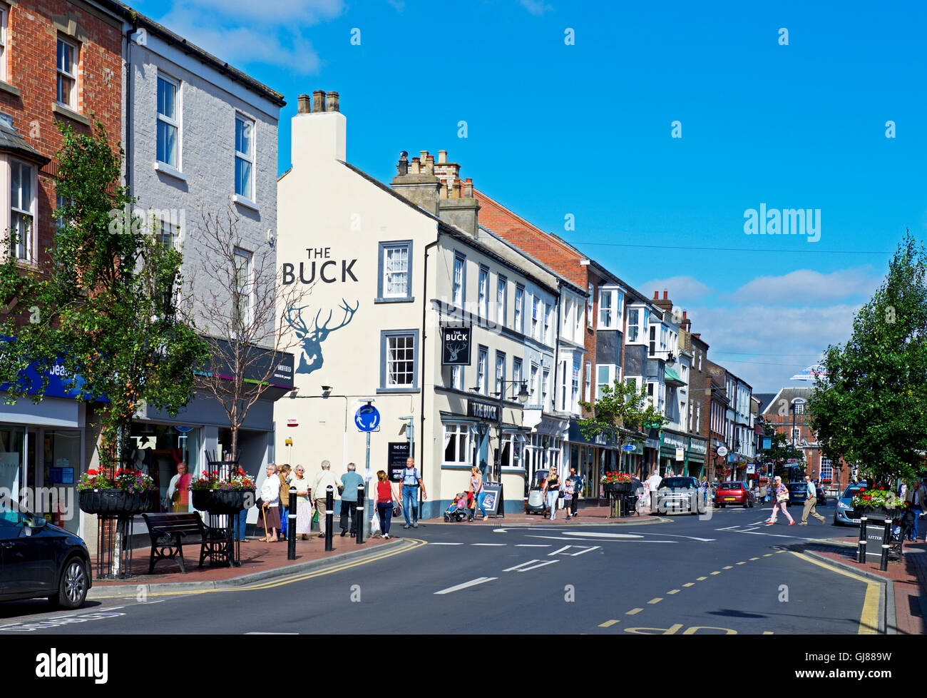 La high street in Driffield, East Yorkshire, Inghilterra, Regno Unito Foto Stock