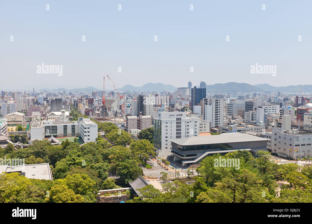 Vista della città di Kochi dal mantenere principale del Castello di Kochi. Kochi è la città capoluogo della prefettura di Kochi Foto Stock