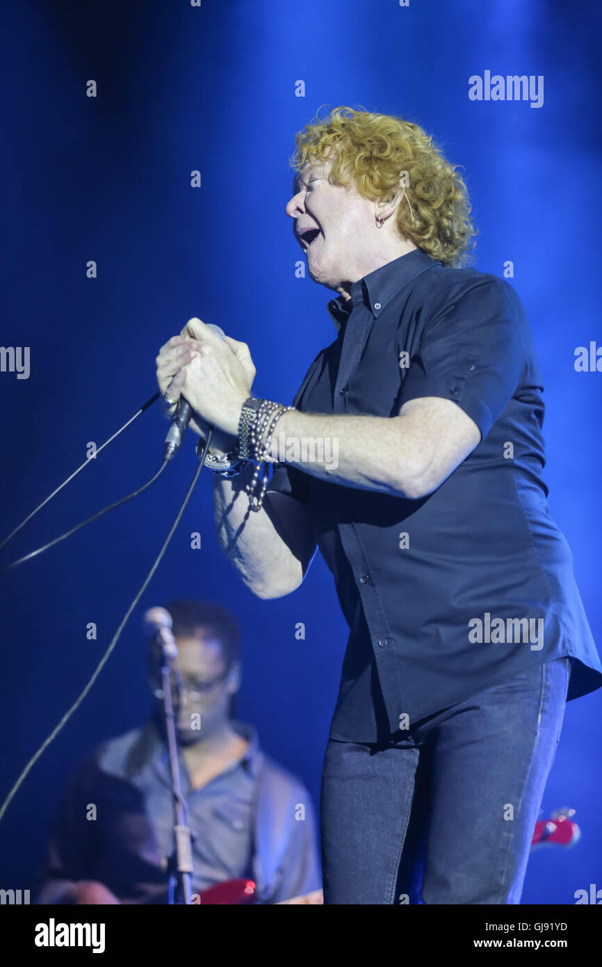 Betley, Cheshire, Regno Unito. 14 Ago, 2016. Simply Red eseguire live a corte Betley Farm come parte del Betley concerti. Credito: Simon Newbury/Alamy Live News Foto Stock