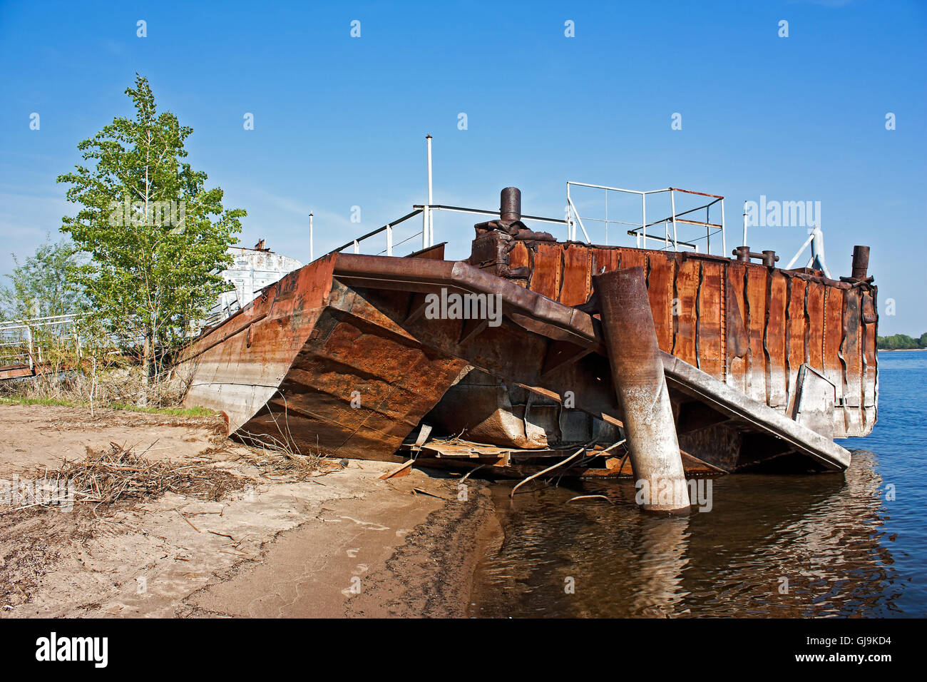 Frammenti di distrutto resti della vecchia nave Foto Stock