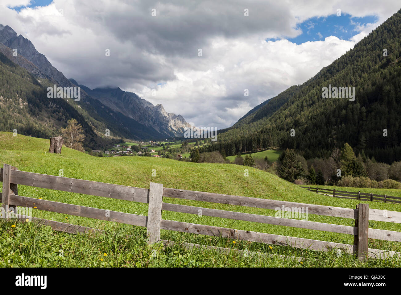 L'Italia, Sud Tirolo, d'Anterselva Tal, Antholz-Mittertal, vista dalla capanna alpina, Foto Stock