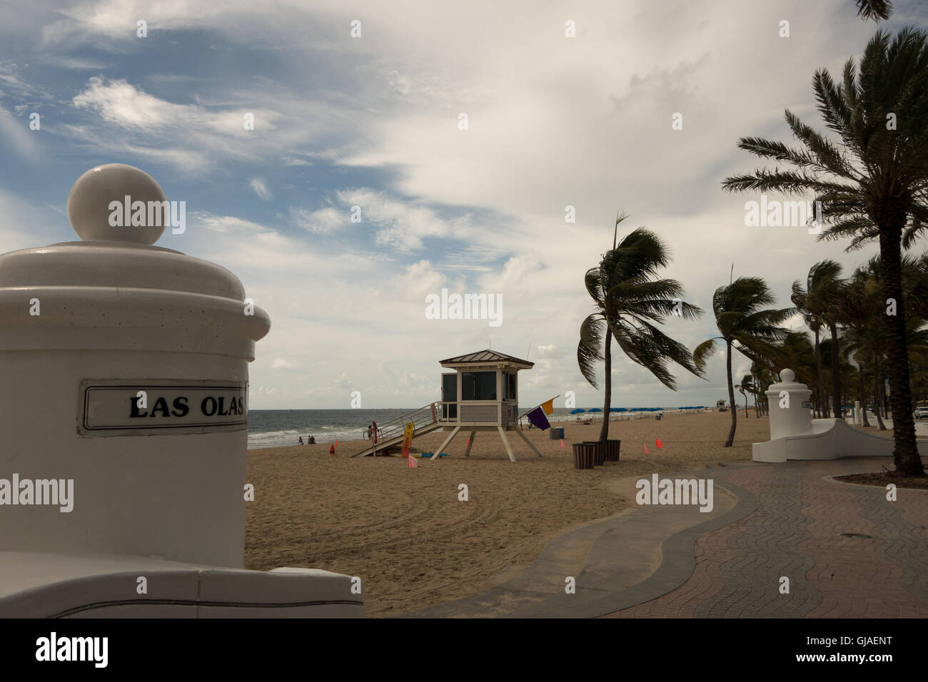 Scena di mattina presso la spiaggia di Ft Lauderdale, in Florida dove la A1A e Las Olas Boulevard soddisfare Foto Stock