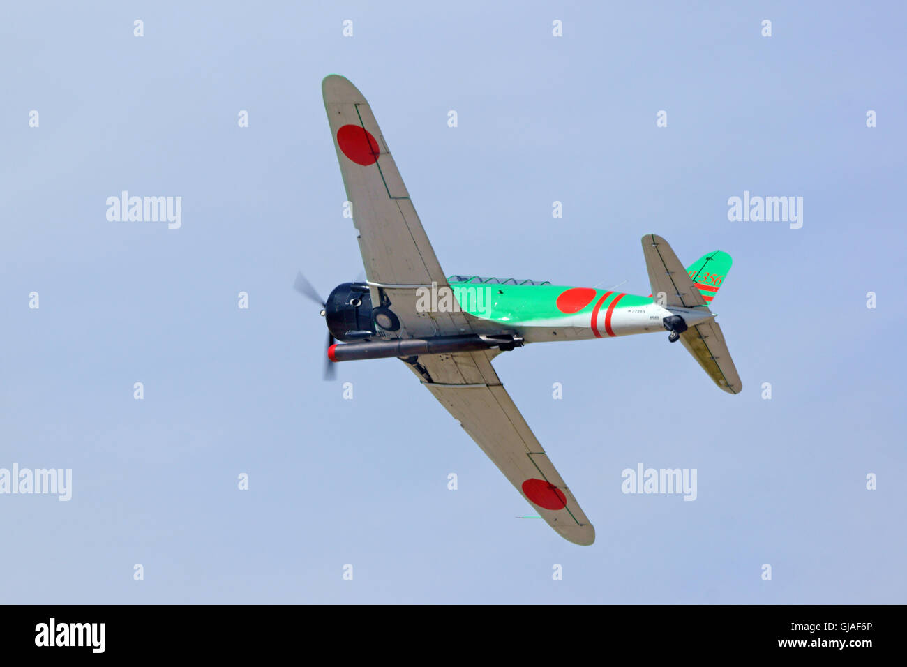 Durante la seconda guerra mondiale aereo giapponese bombardiere dive volare a Los Angeles Air Show Foto Stock