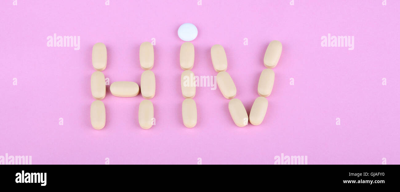 La terapia dell'hiv efavirenz su sfondo rosa Foto Stock