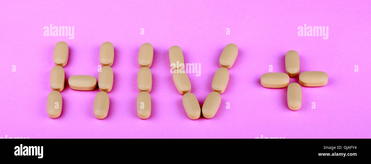 La terapia dell'hiv efavirenz su sfondo rosa Foto Stock