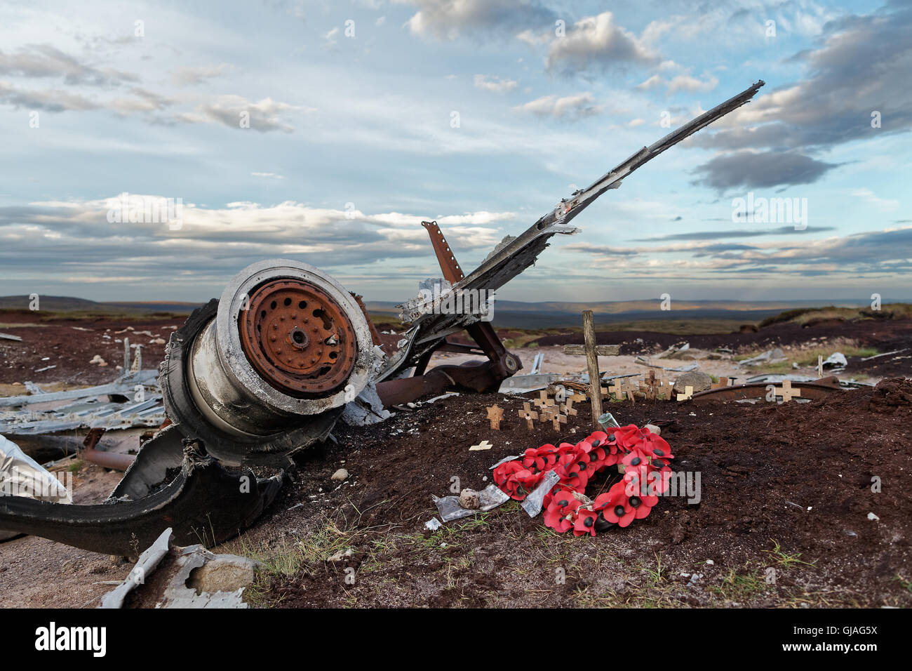 Sito del crash di Superfortress RB29 44-61999 "sopra esposti' nel ripiano superiore pietre, Bleaklow, Peak District in Inghilterra. Foto Stock