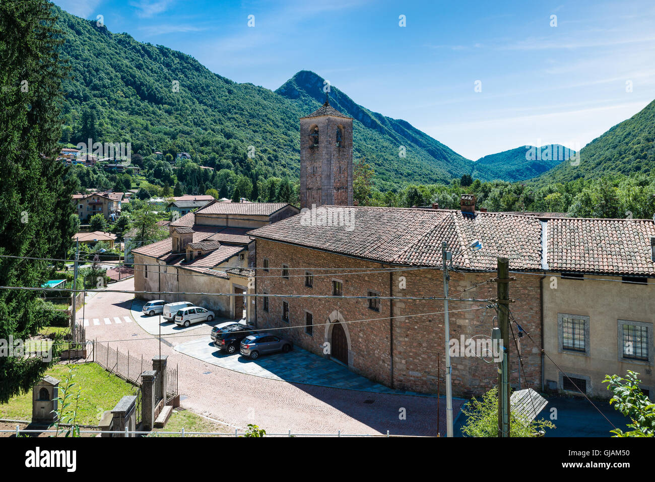 Badia di San Gemolo in Ganna, Valganna, provincia di Varese, Italia Foto  stock - Alamy