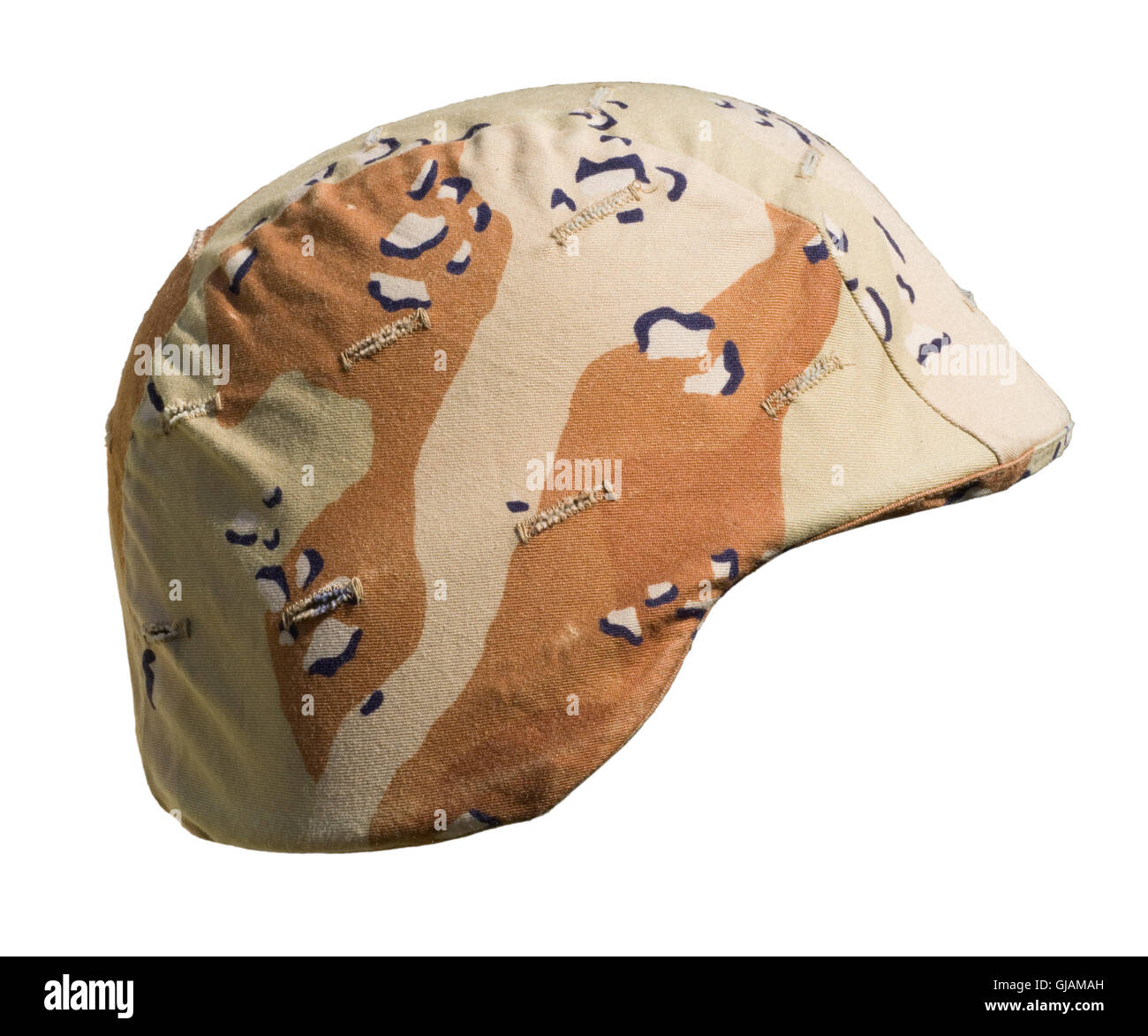 Un noi PASGT Kevlar casco con un deserto battaglia abito uniforme (cioccolato-chip) coperchio di mimetizzazione dall'operazione tempesta del deserto. Foto Stock