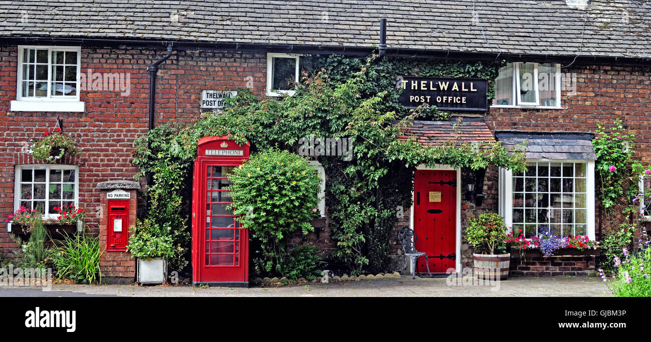 Ampio panorama dell'Ufficio postale di Telwall - Old Post Office, Bell Lane, Thelwall, Warrington, Cheshire, Inghilterra, Regno Unito Foto Stock