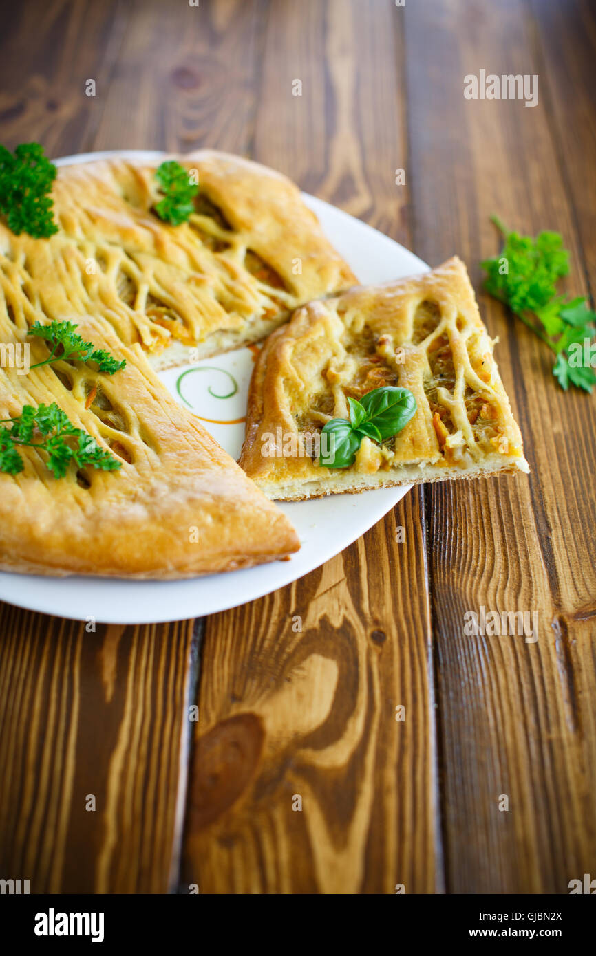 Torta con cavolo Foto Stock