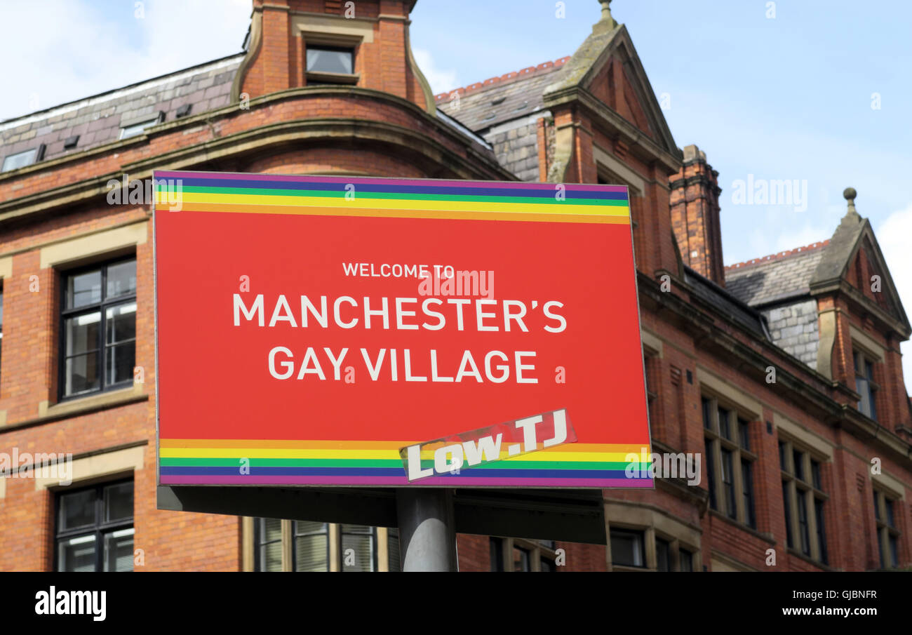Benvenuti a Manchester il Villaggio Gay segno, Canal St Foto Stock