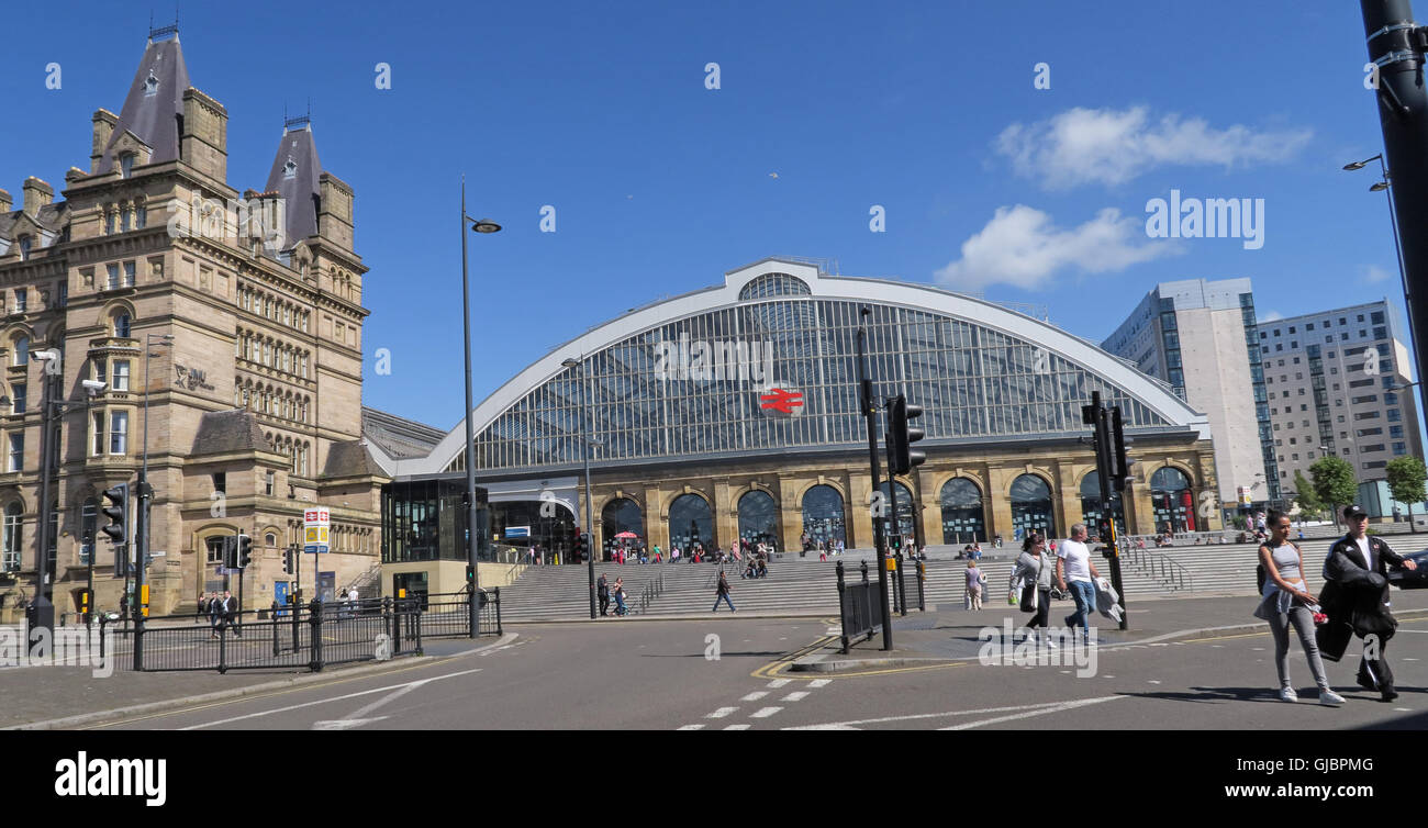 Liverpool Lime Street, la principale stazione ferroviaria e il centro città di Liverpool, Merseyside England Foto Stock