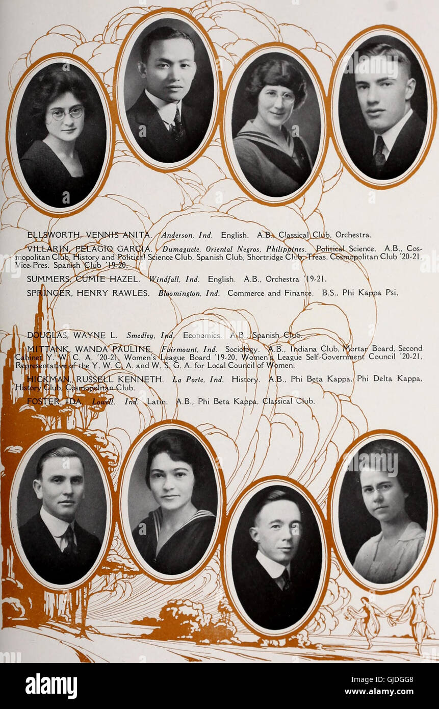 Questa illustrazione del 1921 della pianta dell'Arbuto cattura la delicata bellezza delle sue foglie e dei suoi fiori. Il disegno vintage riflette le tecniche di illustrazione botanica dei primi anni del XX secolo. Foto Stock