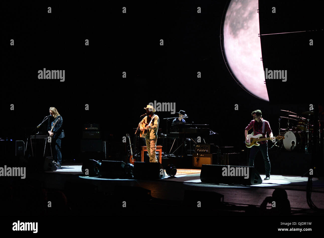 MIAMI BEACH, FL - 13 agosto: Ray Lamontagne esegue con My Morning Jacket al Fillmore il 13 agosto 2016 a Miami Beach, in Florida. Credito: mpi04/MediaPunch Foto Stock