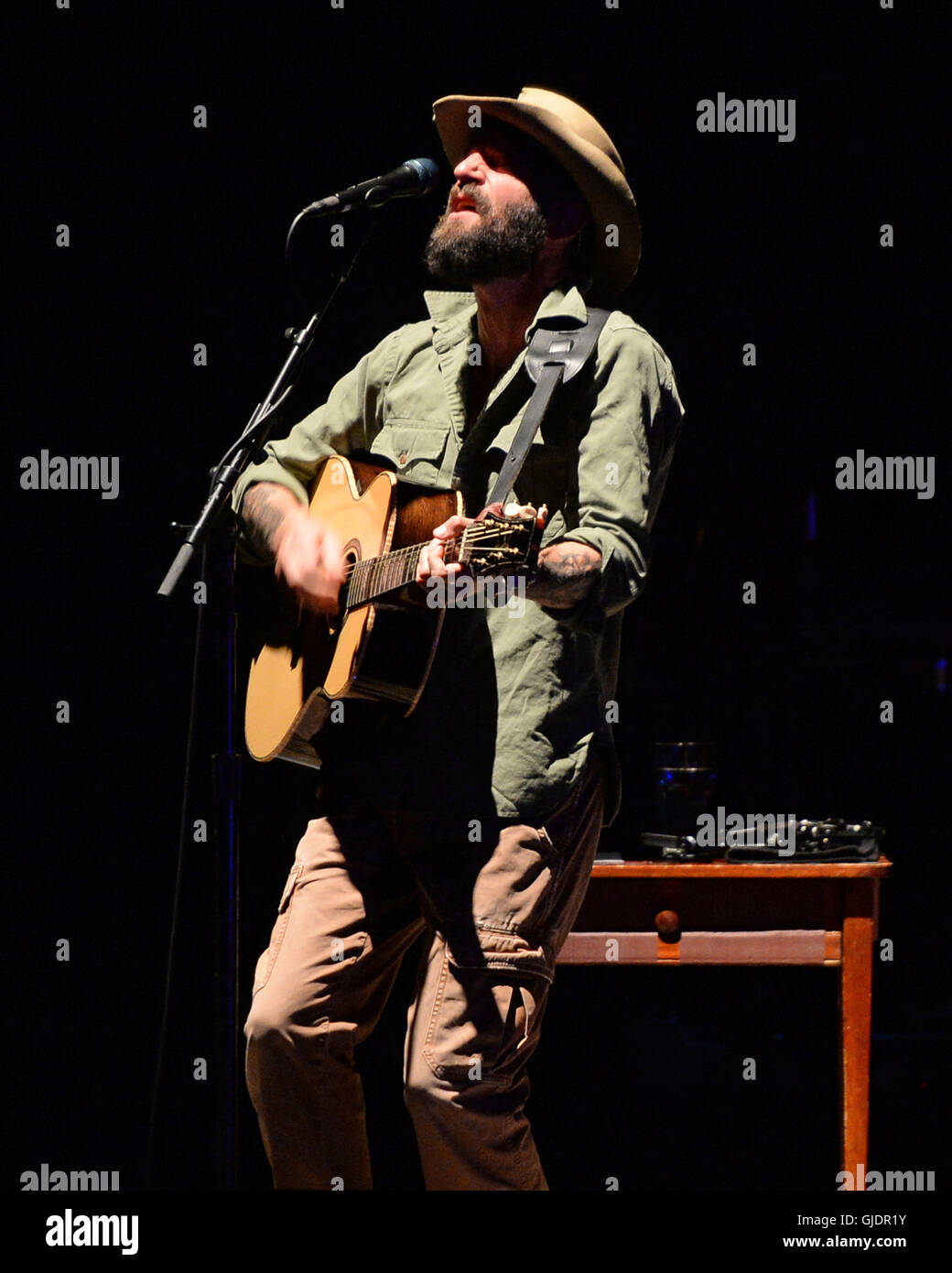 MIAMI BEACH, FL - 13 agosto: Ray Lamontagne esegue con My Morning Jacket al Fillmore il 13 agosto 2016 a Miami Beach, in Florida. Credito: mpi04/MediaPunch Foto Stock