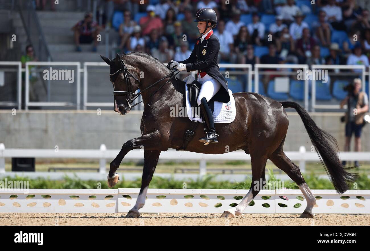 Rio de Janeiro, Brasile. 15 Agosto, 2016. Charlotte Dujardin (GBR) Valegro equitazione. Freestyle dressage. Deodoro centro equestre. Rio de Janeiro. Il Brasile. 15/08/2016. Credito: Sport In immagini/Alamy Live News Foto Stock