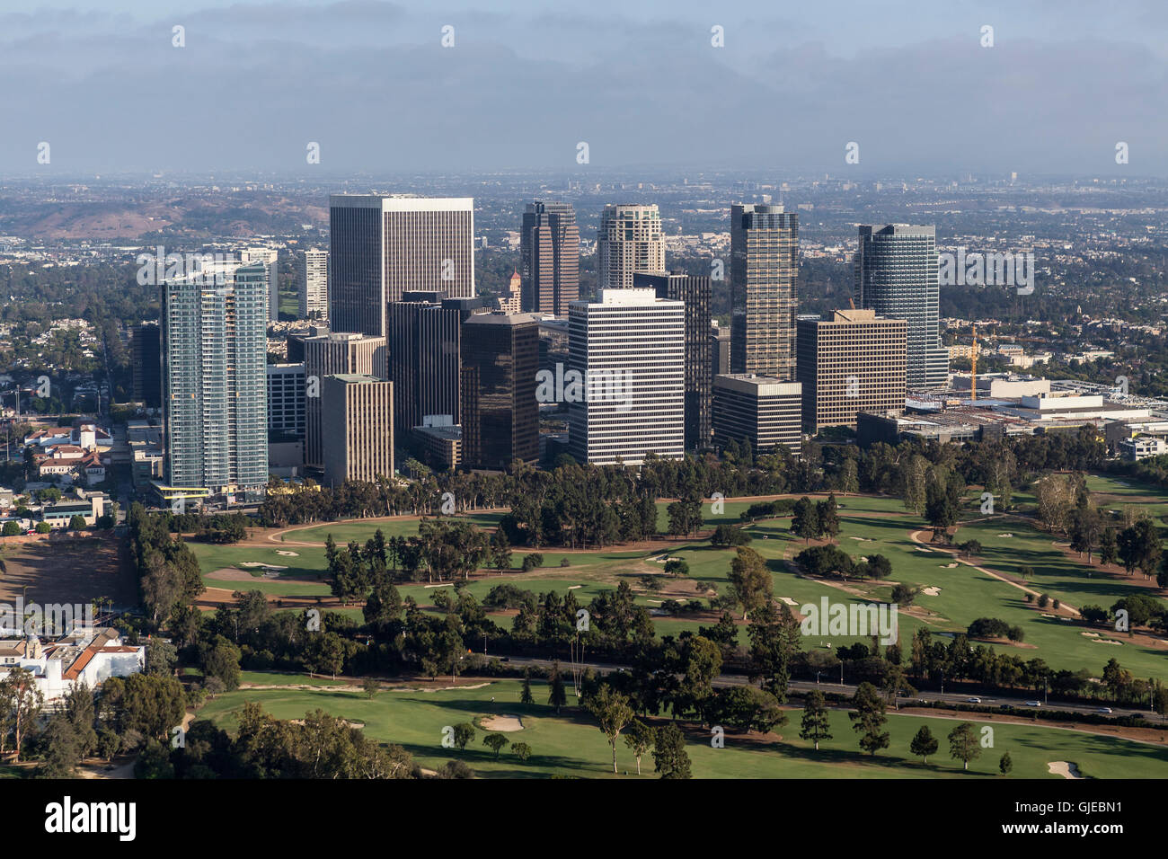 Pomeriggio Vista aerea del secolo Zona della città di Los Angeles, California. Foto Stock