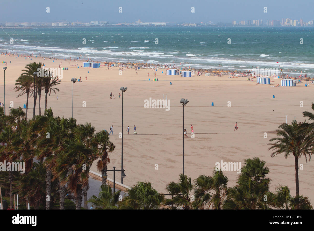 Spiaggia di sabbia sul mare Mediterraneo. Valencia, Spagna Foto Stock