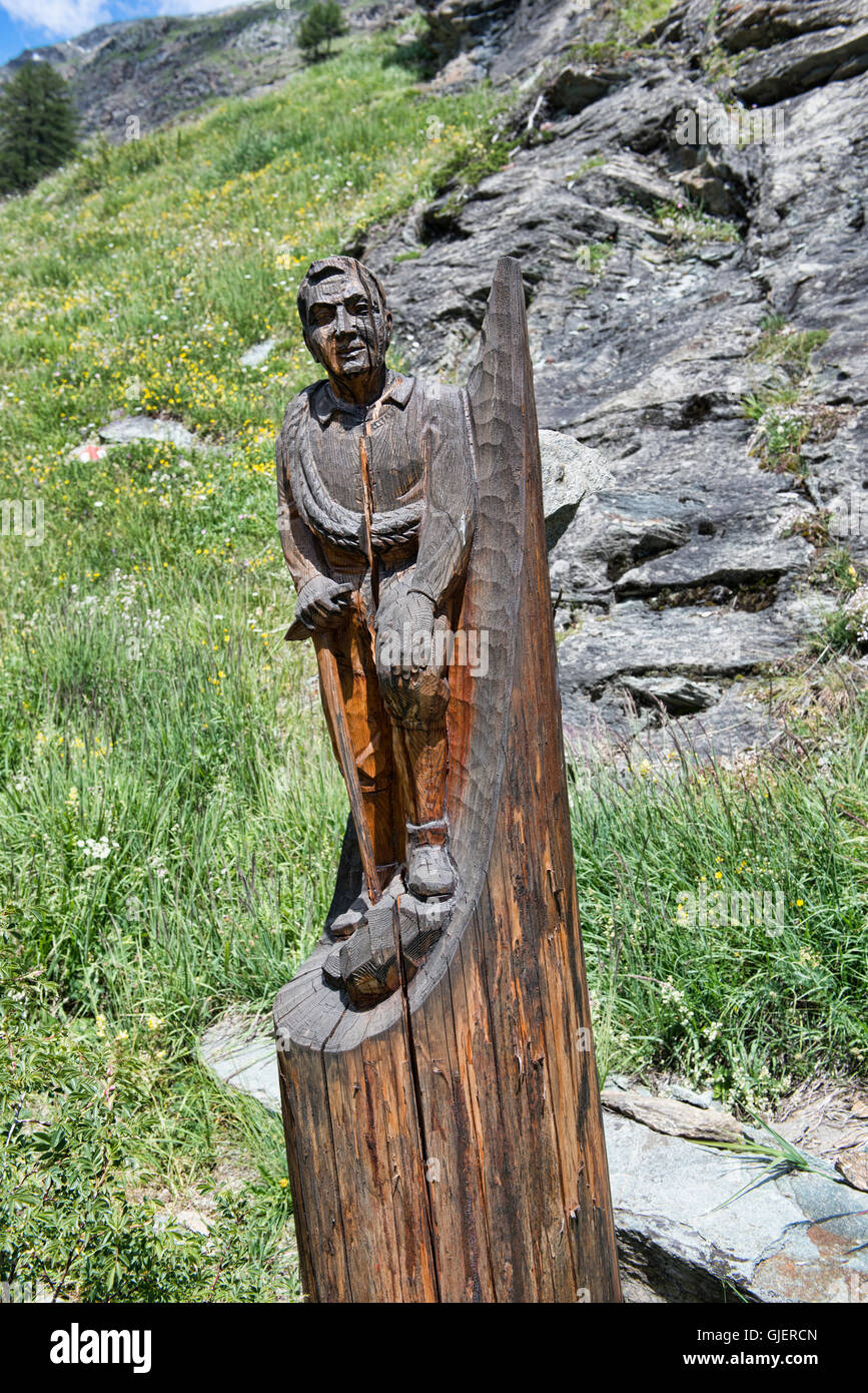 Memoriale di Edward Whymper, prima di scalare il Cervino, Zermatt, Svizzera Foto Stock