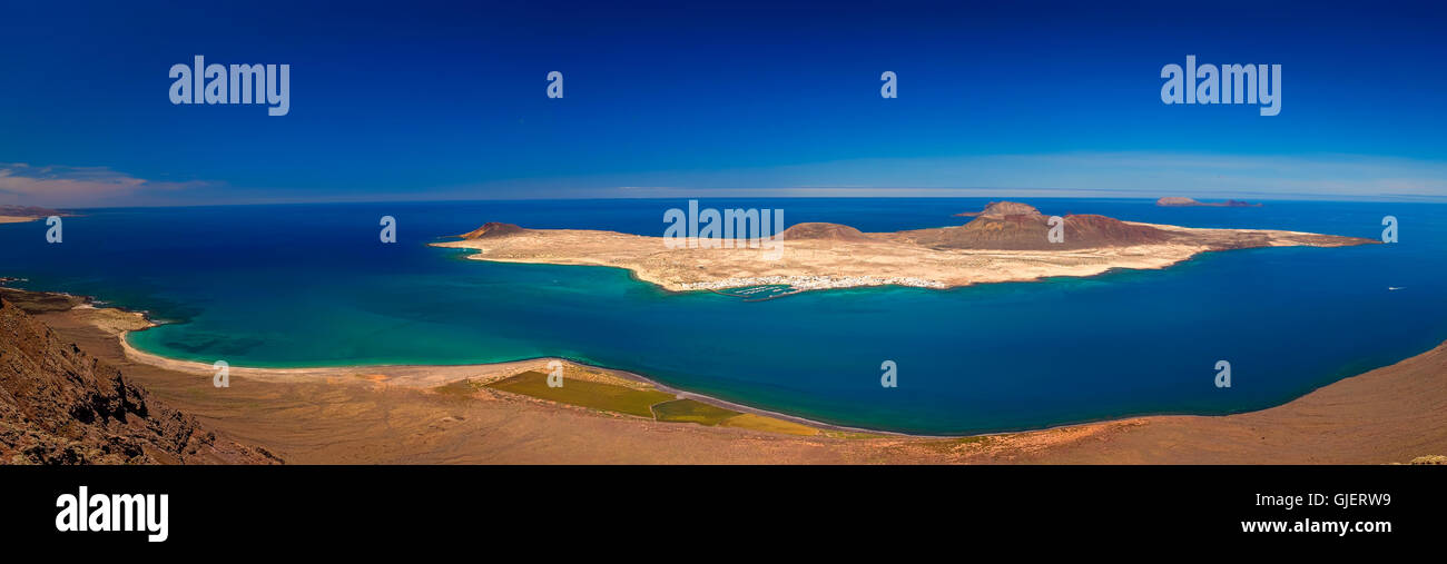 Vista della Graciosa, Allegranza e Montana Clara isole come si vede dal Mirador del Rio, Lanzarote, Isole Canarie, Spagna Foto Stock