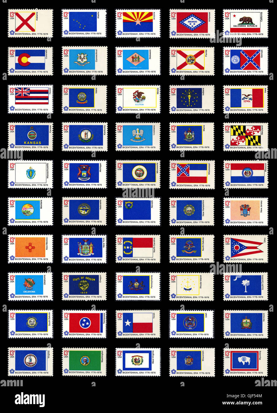 La American Bicentennial Flag Series, pubblicata nel 1976, commemora il 200° anniversario dell'indipendenza degli Stati Uniti, con francobolli con vari disegni della bandiera americana. Foto Stock