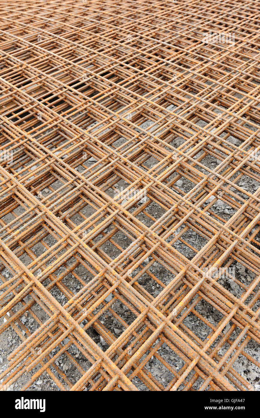 Rafforzare la gabbia di ferro in un sito in costruzione Foto Stock
