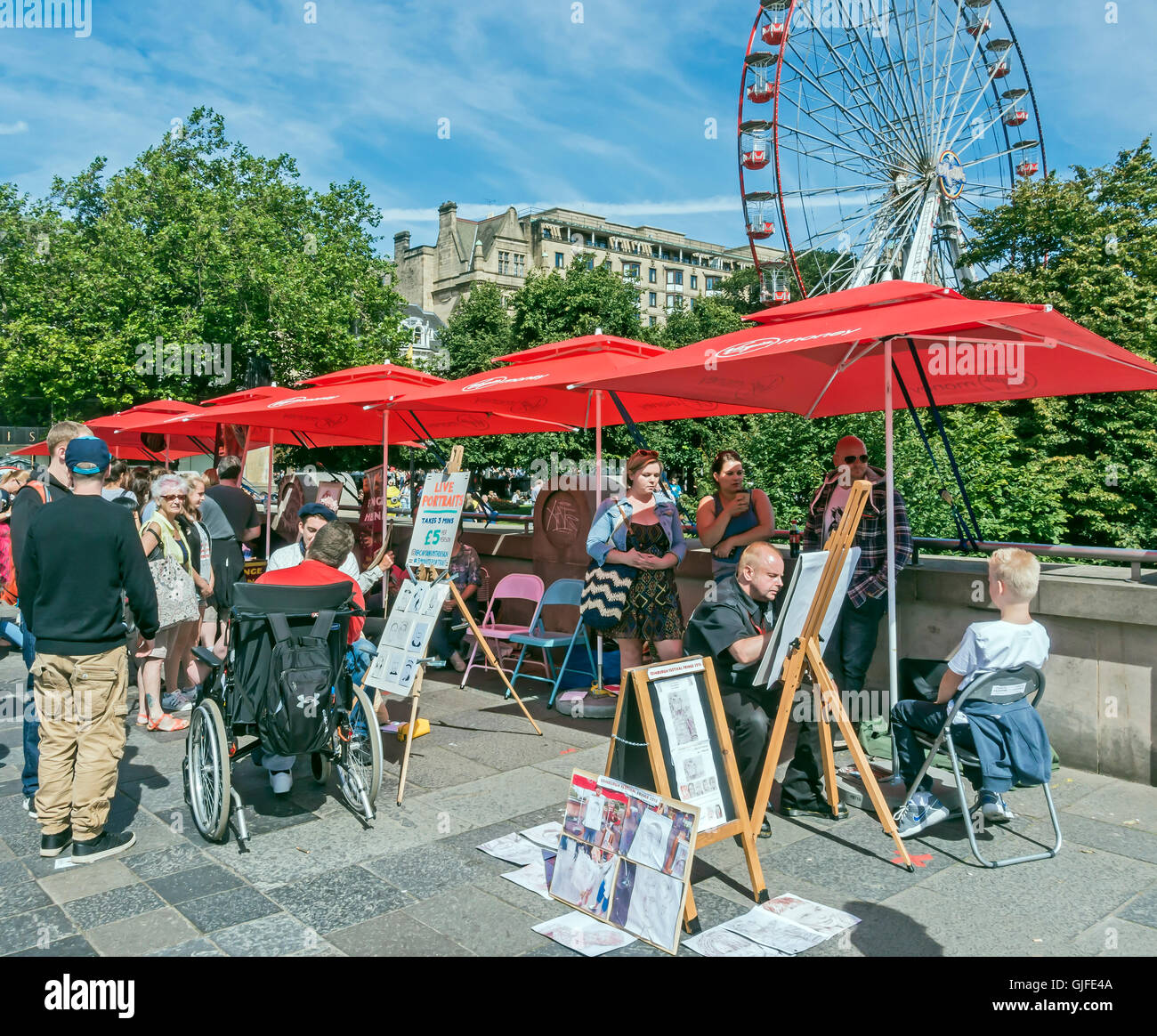 La caricatura disegno sulla Montagnola durante il Festival di Edimburgo Fringe 2016 Edimburgo in Scozia Foto Stock