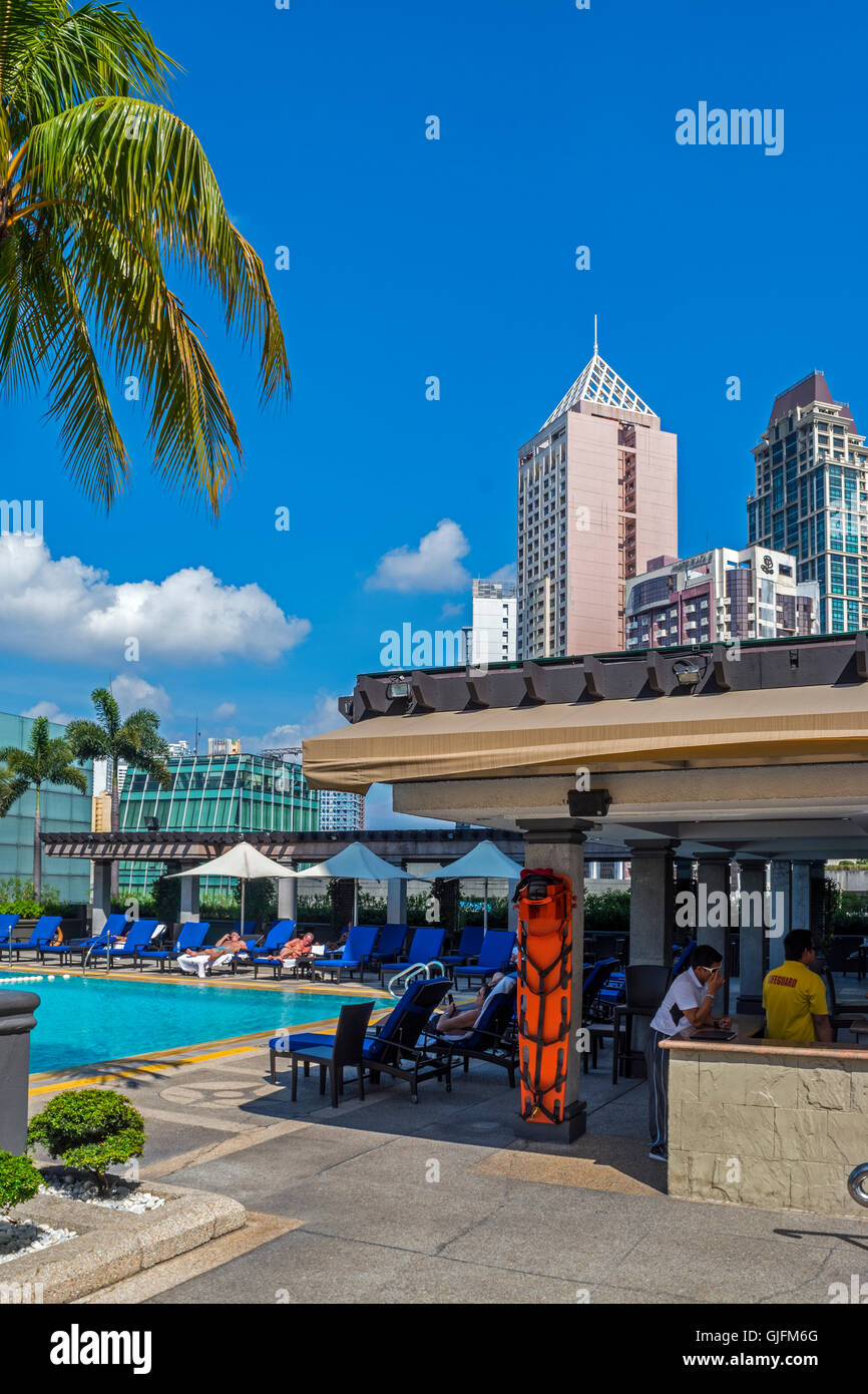 Makati, Metro Manila, da Shangri-La Poolside, Filippine Foto Stock